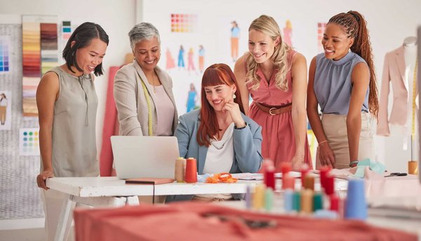 Quali sono le strategie vincenti per un'azienda agricola familiare nell'adozione del commercio elettronico?